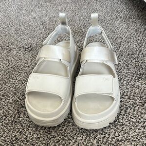 UGG goldenglow Platform Sandals